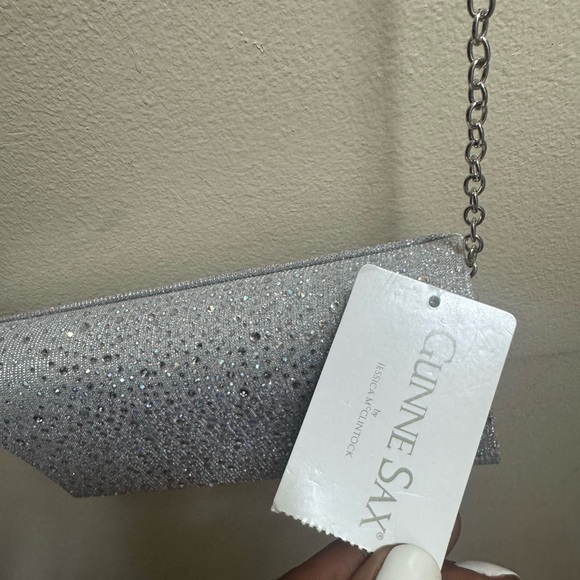 Jessica McClintock Gun Sax Silver Crystal Evening Clutch with Chain - Picture 2 of 5